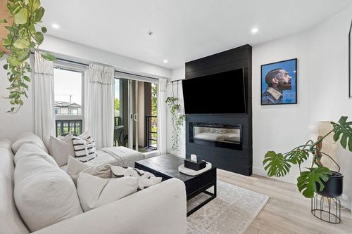 232-4550 Fraser St, Vancouver, BC, V5V4G8 | Card Image
