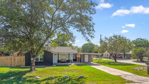 302 N 14th St, Junction, TX, 76849-3624 | Card Image