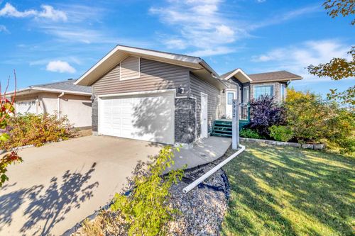 5902 41 Street, Lloydminster, AB, T9V2S2 | Card Image