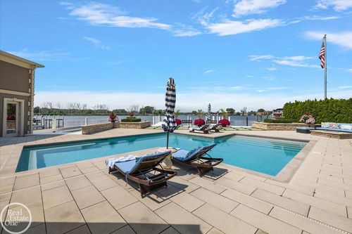 38371 Huron Pointe Dr, Harrison Twp, MI, 48045-2838 | Card Image