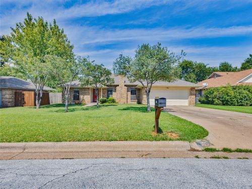 705 Oak Ln, Grapevine, TX, 76051-2974 | Card Image