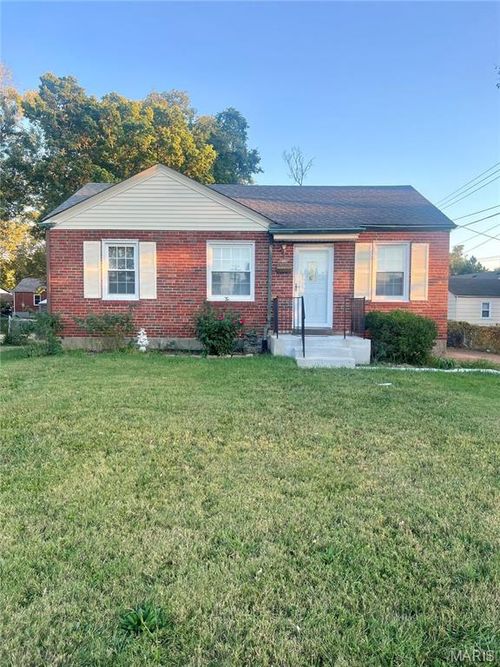 20 Derhake Rd, Florissant, MO, 63031-7712 | Card Image