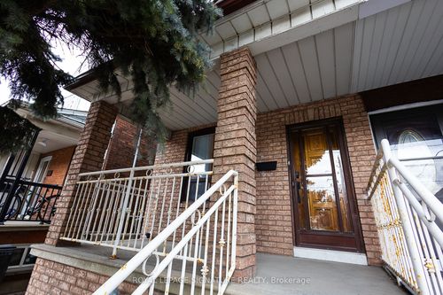 upper-1149 Dufferin St, Toronto, ON, M6H4B7 | Card Image