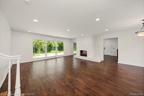 7137 Stonebrook Rd, West Bloomfield, MI, 48322-4141 | Card Image
