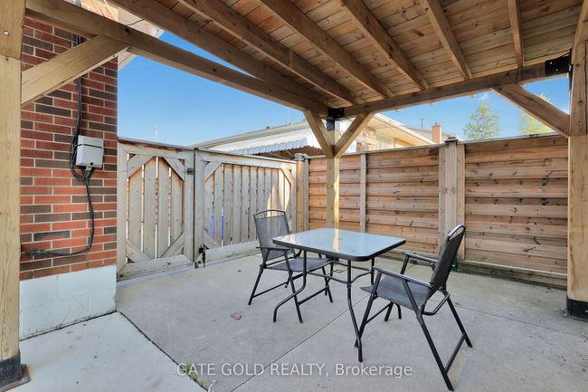 64 Nash Rd S, House other with 6 bedrooms, 2 bathrooms and 3 parking in Hamilton ON | Image 30
