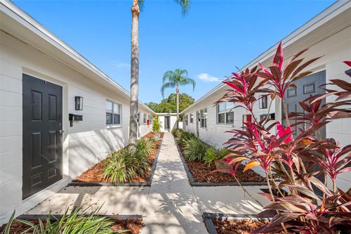 621 88th Ave N, St Petersburg, FL, 33702-3451 | Card Image