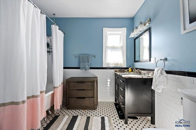1021 Quincy St, House other with 6 bedrooms, 5 bathrooms and null parking in Rapid City SD | Image 18