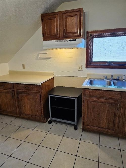 19-11-19 Cook St, Fall River, MA, 02724-6327 | Card Image