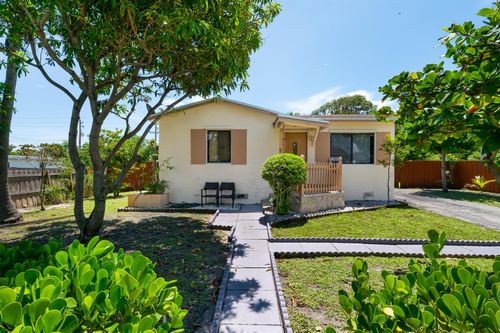 146 Se 5th Ave, Boynton Beach, FL, 33435-4533 | Card Image