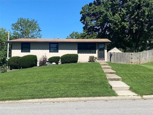 5900 N Michigan Pl, Gladstone, MO, 64118-5421 | Card Image
