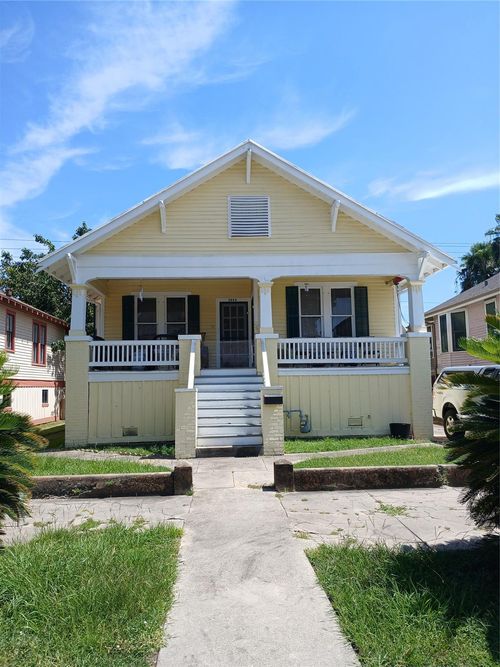 1023 Post Office St, Galveston, TX, 77550-5122 | Card Image