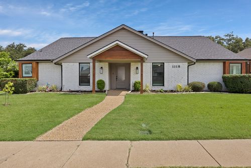 1118 Wiltshire Dr, Carrollton, TX, 75007-4911 | Card Image