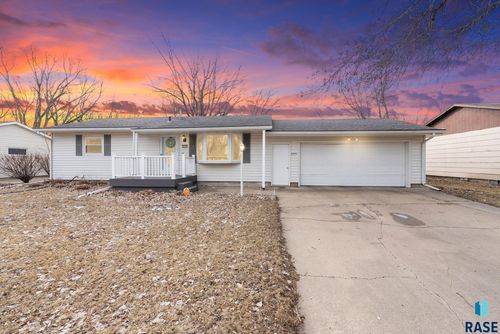 6609 W 47th St Street, Sioux Falls, SD, 57106 | Card Image