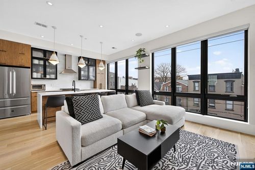 339 Palisade Avenue, Jersey City, NJ, 07307 | Card Image