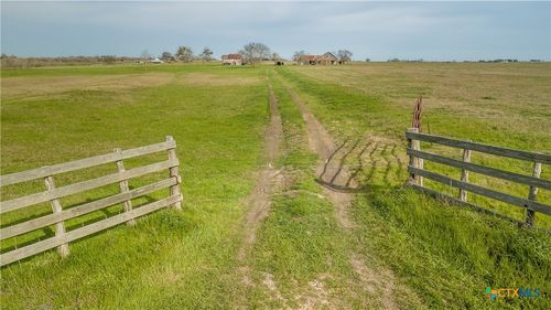 6 County Road 359a, Shiner, TX, 77984 | Card Image