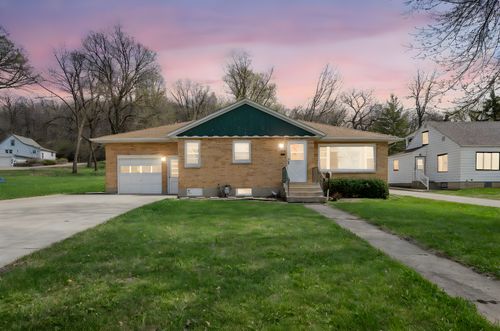 220 River St, Jackson, MN, 56143-1127 | Card Image