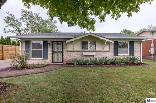 9801 Chambers Ct, Jeffersontown, KY, 40299-3420 | Card Image