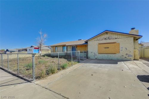 914 Palo Verde Dr, Henderson, NV, 89015-5760 | Card Image