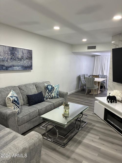 3-2815 N 52nd St, Phoenix, AZ, 85008-1747 | Card Image