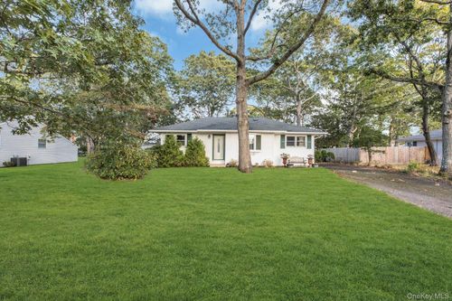 130 Sylvan Ave, Riverhead, NY, 11901-4326 | Card Image