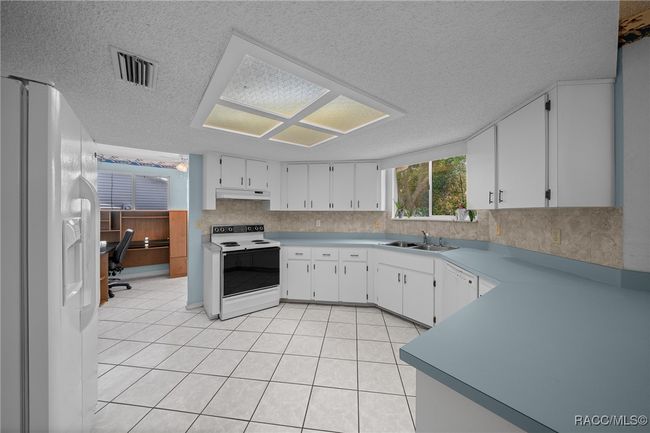 Kitchen | Image 31