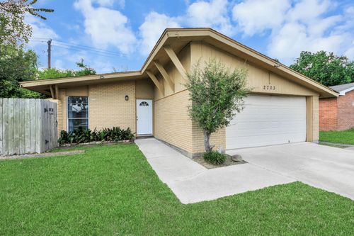 2703 Knotty Oaks Trl, Houston, TX, 77045-4714 | Card Image