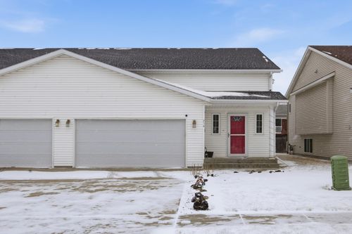 714 14th Ave E, West Fargo, ND, 58078-4046 | Card Image