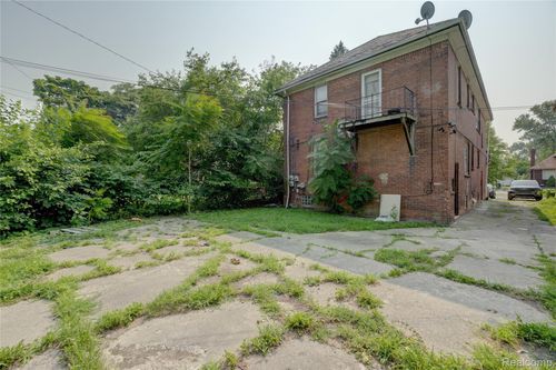 15076 Sussex St, Detroit, MI, 48227-2785 | Card Image