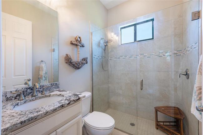 2nd Bathroom | Image 35