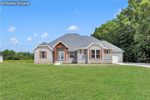 7637 Springfield Dr, Valley City, OH, 44280-9478 | Card Image