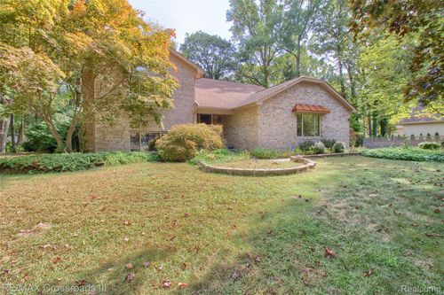 28503 Margaret Ln, New Boston, MI, 48164-8608 | Card Image