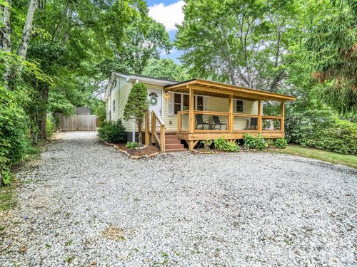 407 Hiawassee Ave, Black Mountain, NC, 28711-2828 | Card Image