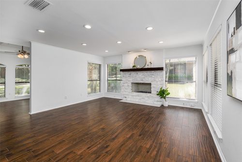 4045 Morman Ln, Addison, TX, 75001-4902 | Card Image