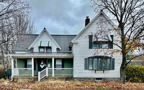 1786 Hutchins St, Berlin, NH, 03570-3511 | Card Image