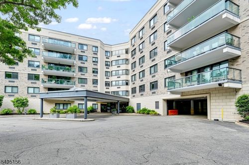 2n-609 W South Orange Ave, South Orange, NJ, 07079-1064 | Card Image