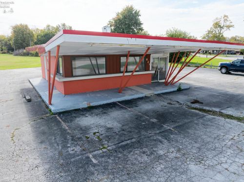 821 Sandusky St, Fostoria, OH, 44830-2747 | Card Image