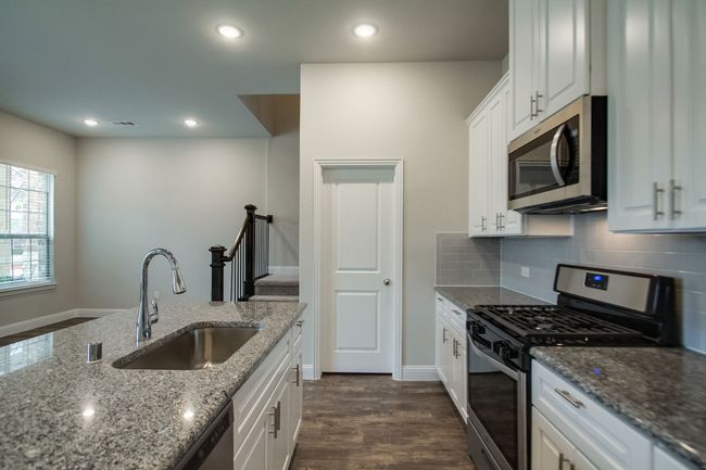 2213 Apex Dr, Townhouse with 3 bedrooms, 3 bathrooms and null parking in Flower Mound TX | Image 12