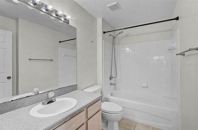 APT-204 - 8827 Manor Loop, Condo with 2 bedrooms, 2 bathrooms and null parking in Lakewood Ranch FL | Image 15
