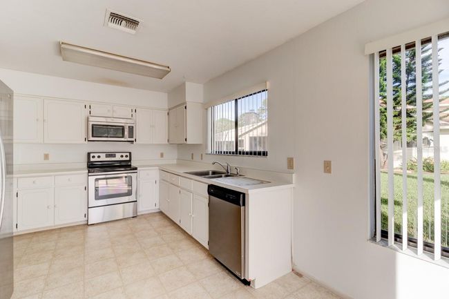 524 Brown Pelican Dr, Townhouse with 3 bedrooms, 2 bathrooms and null parking in DAYTONA BEACH FL | Image 8