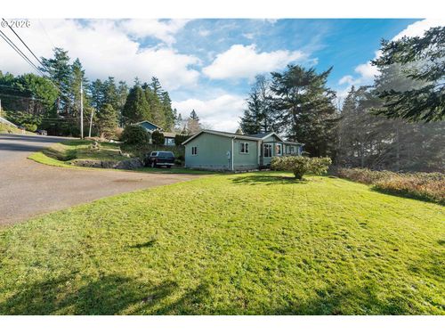 545 Queens Ave, Lakeside, OR, 97449-9621 | Card Image