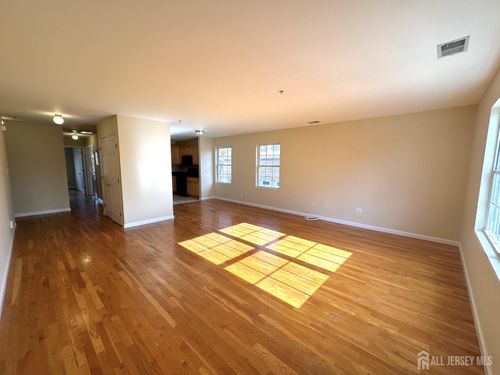 unit-6-111 Harris Ave, Middlesex, NJ, 08846-1900 | Card Image