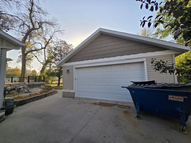 Detached 40 x 20 garage | Image 53