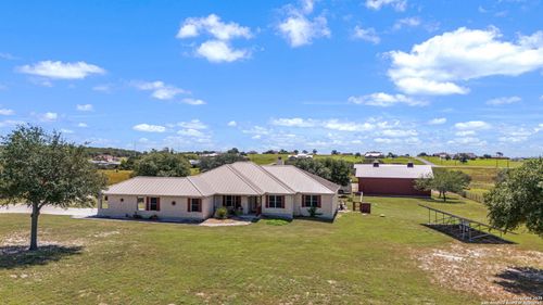 119 Scenic Hills Dr, La Vernia, TX, 78121-5901 | Card Image