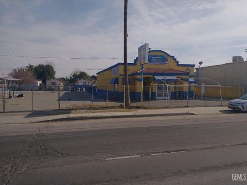 10009 Main St, Lamont, CA, 93241-1407 | Card Image