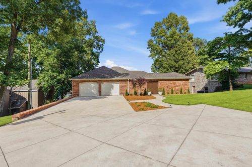 331 Carson Rd, Muscle Shoals, AL, 35661-4538 | Card Image