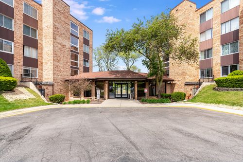 apt-136-502 W Huntington Commons Rd, Mount Prospect, IL, 60056-5255 | Card Image