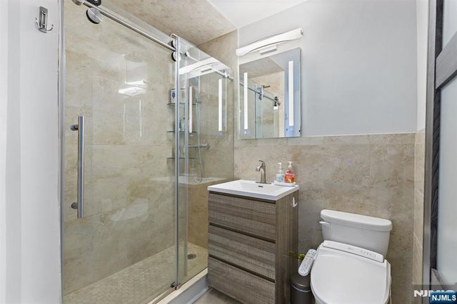 6050 Kennedy Blvd, Condo with 2 bedrooms, 2 bathrooms and null parking in West New York NJ | Image 19