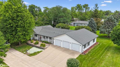 7 Hobart Place, Grinnell, IA, 50112 | Card Image