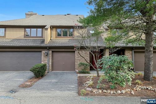 21 Whitman Ln, Mahwah, NJ, 07430-3168 | Card Image