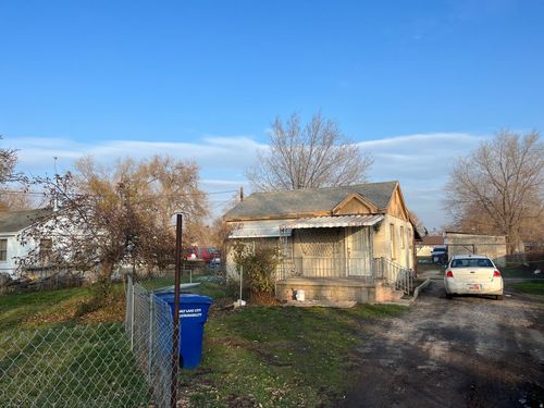 1067 S Navajo St, Salt Lake City, UT, 84104-2724 | Card Image